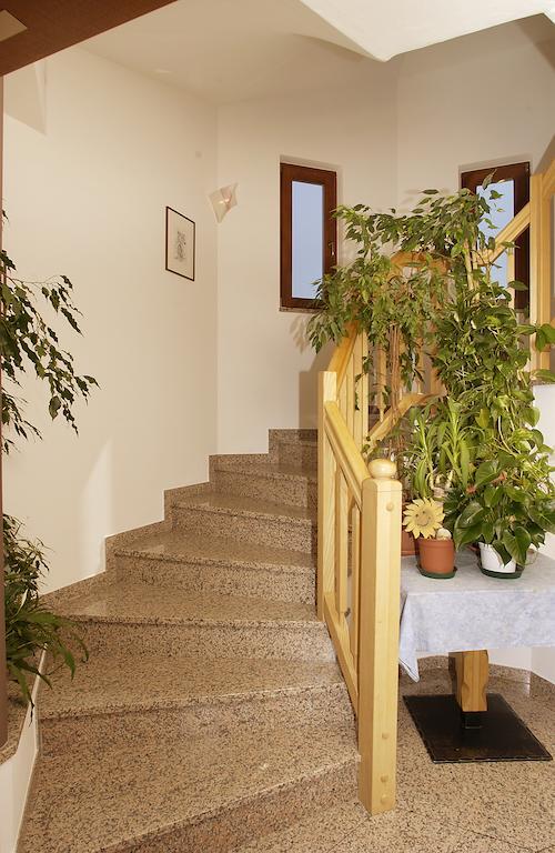 Pension Christl Caldaro sulla Strada del Vino Exterior foto